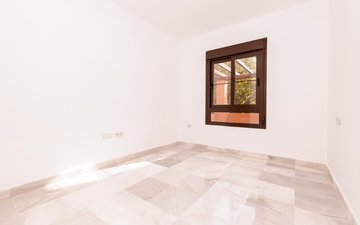 Property slide 32