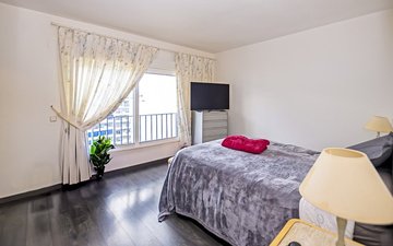 Property slide 25