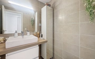Property slide 22