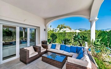 Property slide 10