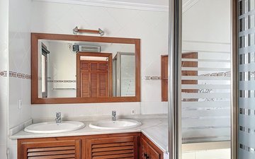 Property slide 25