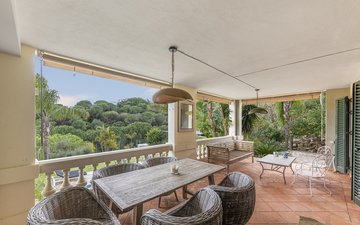 Property slide 10