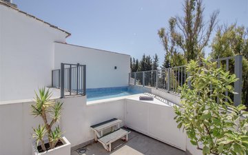 Property slide 17
