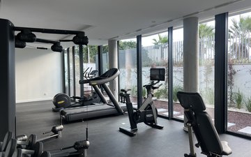Property slide 32