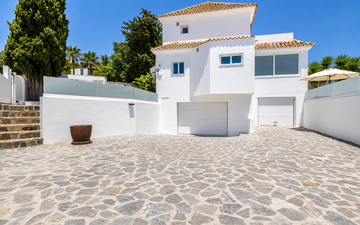 Property slide 32