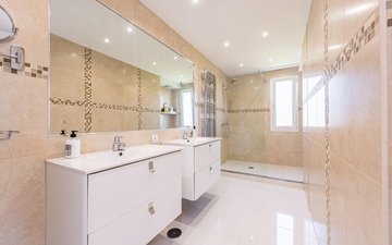 Property slide 22