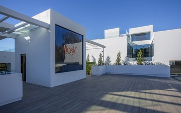 Property slide 20