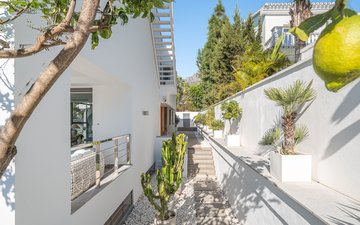 Property slide 25