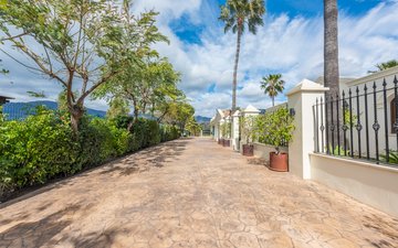 Property slide 51
