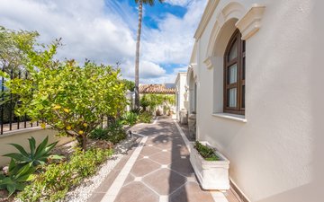 Property slide 48