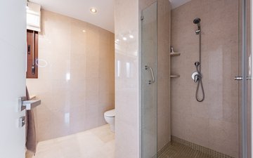 Property slide 18
