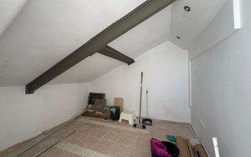 Property slide 19