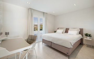 Property slide 25