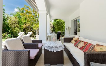 Property slide 10
