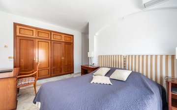 Property slide 18