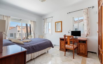Property slide 17