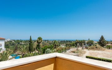 Property slide 32