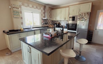 Property slide 16