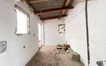 Property slide 32