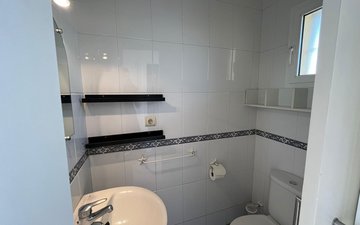 Property slide 32