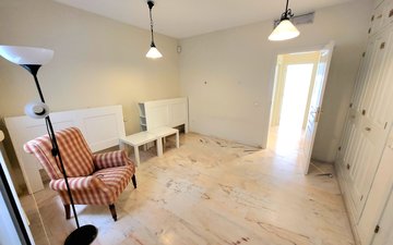 Property slide 16