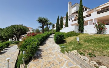 Property slide 32