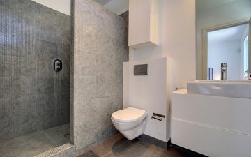Property slide 32
