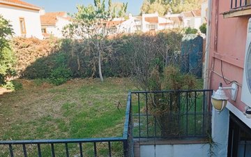 Property slide 32