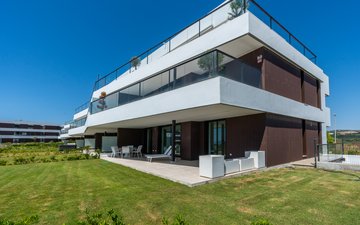Property slide 25