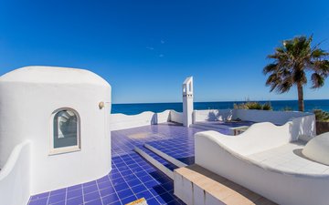 Property slide 32