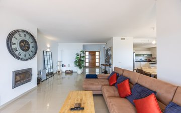 Property slide 21