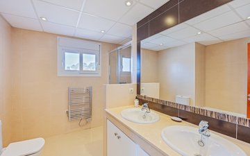 Property slide 25