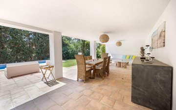 Property slide 32