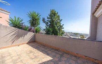 Property slide 44