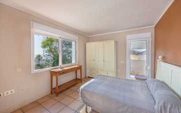 Property slide 25