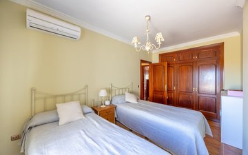 Property slide 40