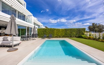 Property slide 20