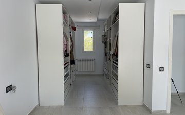 Property slide 16
