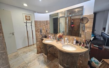 Property slide 36
