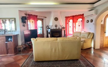 Property slide 10