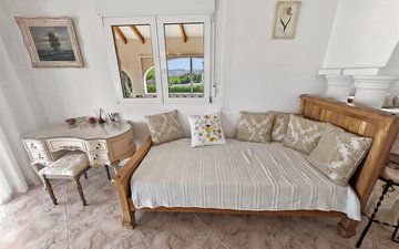 Property slide 4