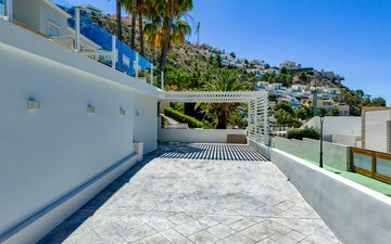 Property slide 58