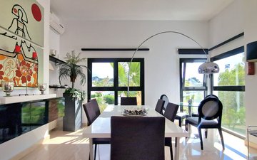 Property slide 10