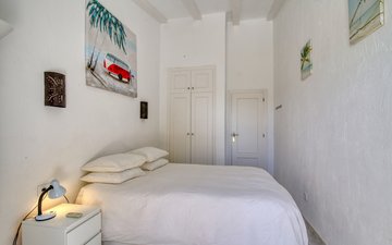 Property slide 22
