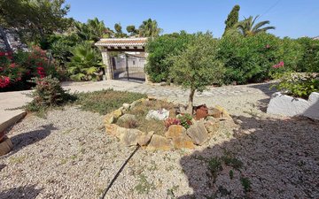 Property slide 32