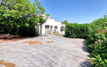 Property slide 40