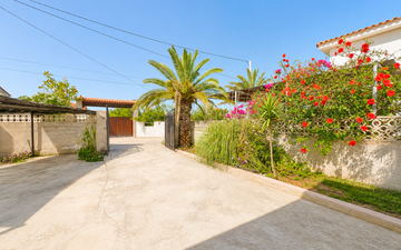 Property slide 32