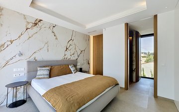 Property slide 32