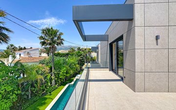 Property slide 21