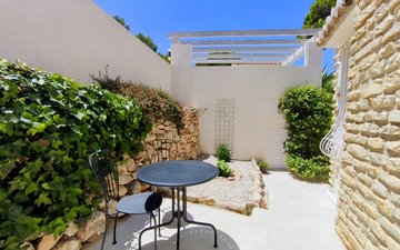 Property slide 39